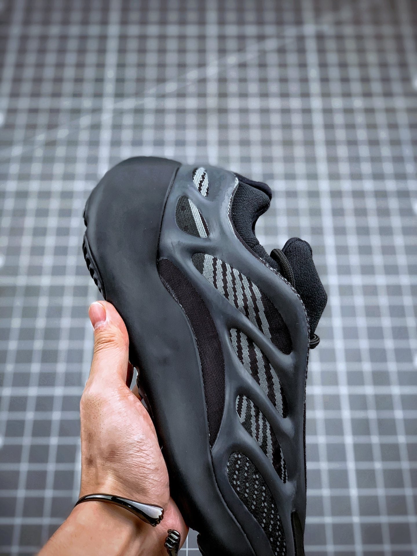 Adidas Yeezy 700 V3 Alien Azael