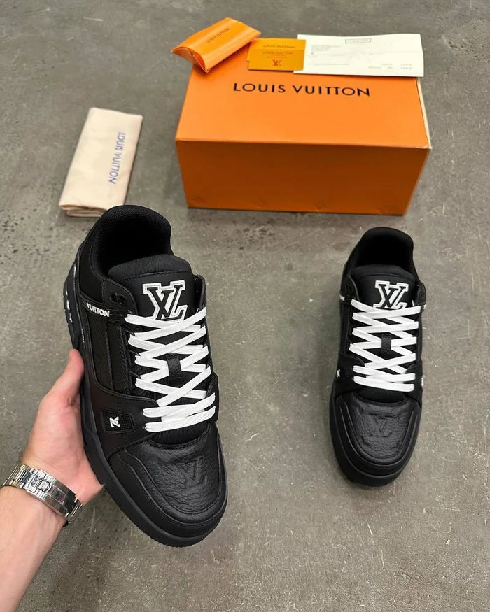 LOUIS VUITTON TRAINER BLACK