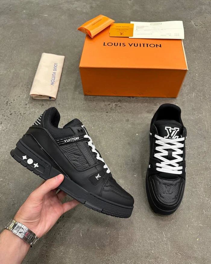 LOUIS VUITTON TRAINER BLACK