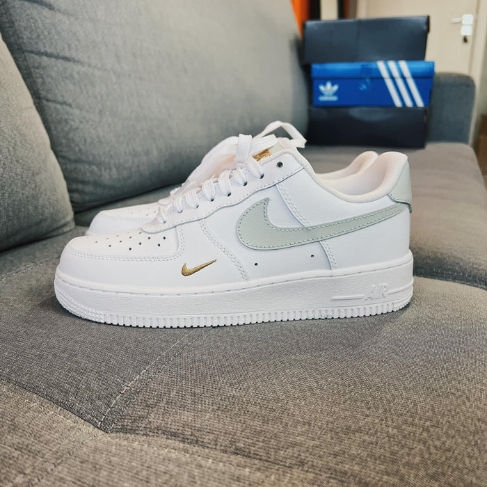 Nike Air Force 1 Low White Grey Gold