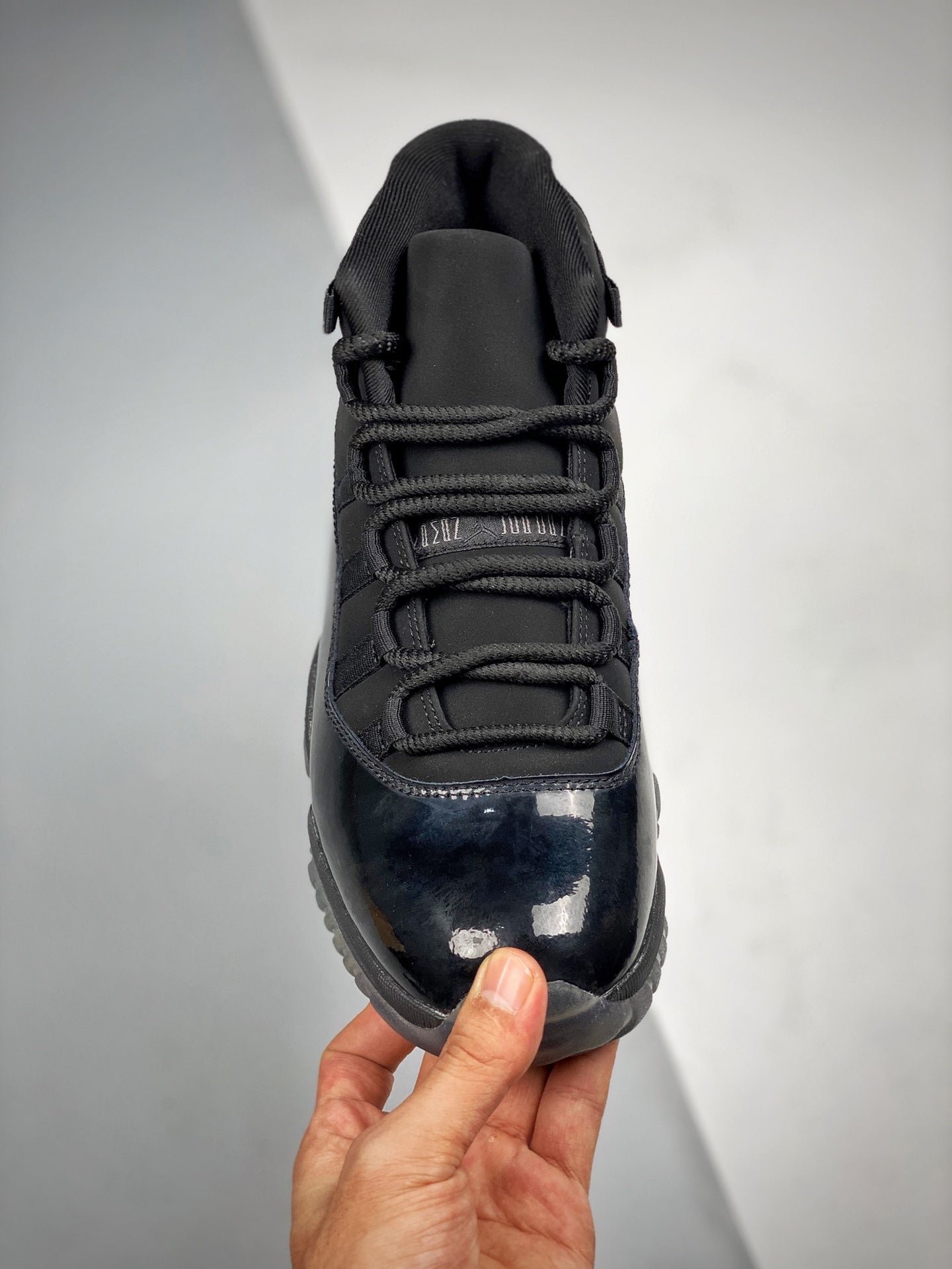 Nike Air Jordan 11 Cap And Gown Black