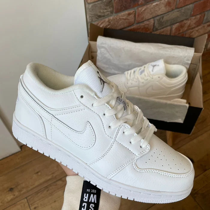 Nike Air Jordan 1 Low Triple White