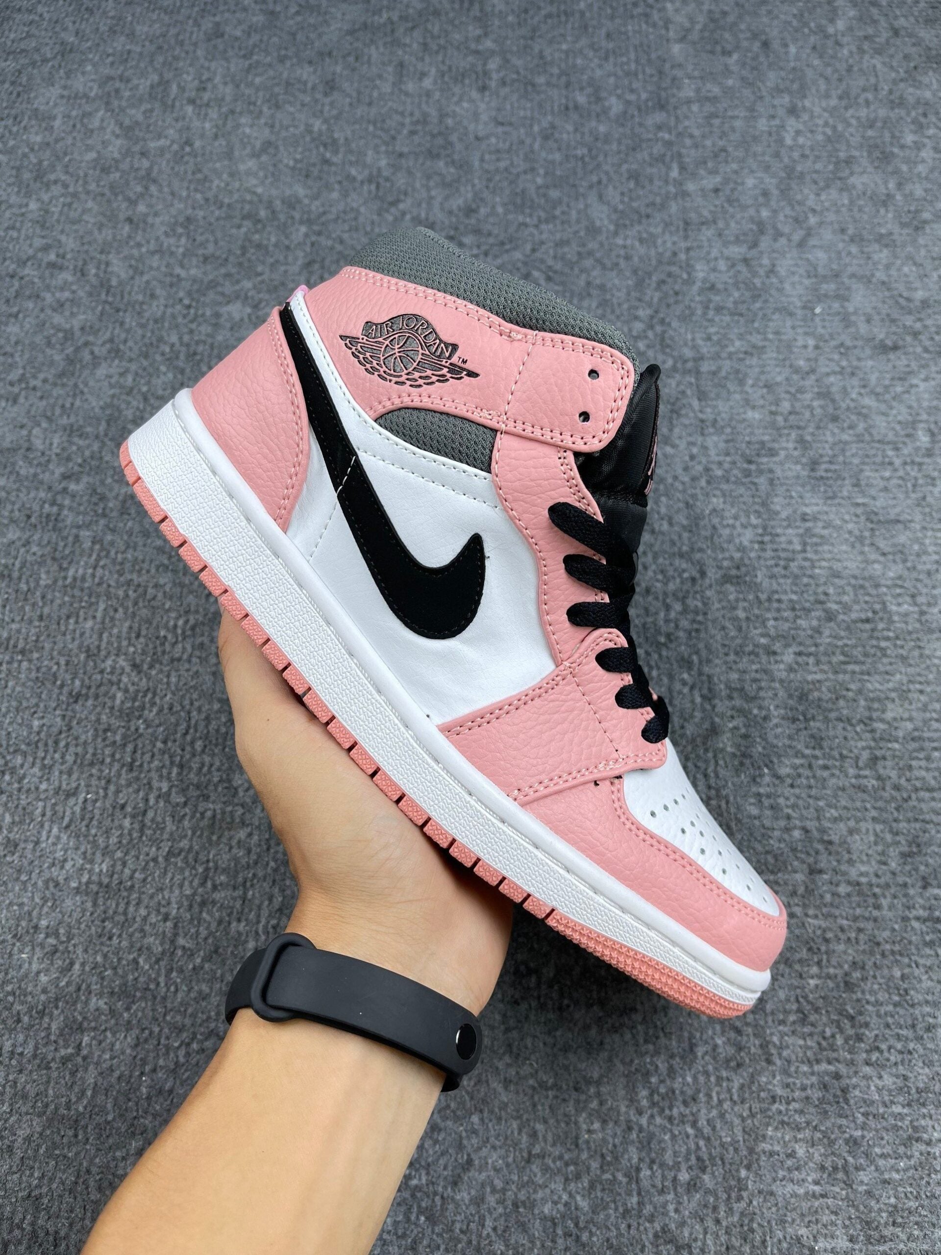 Nike Air Jordan 1 Mid Pink Quartz