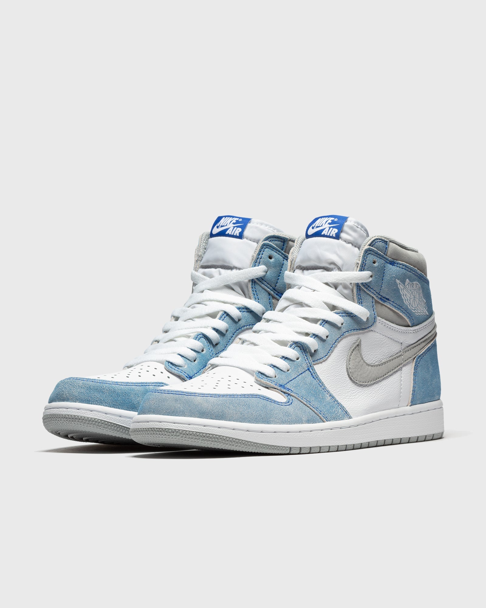 Nike Air Jordan 1 Retro High OG HYPER ROYAL