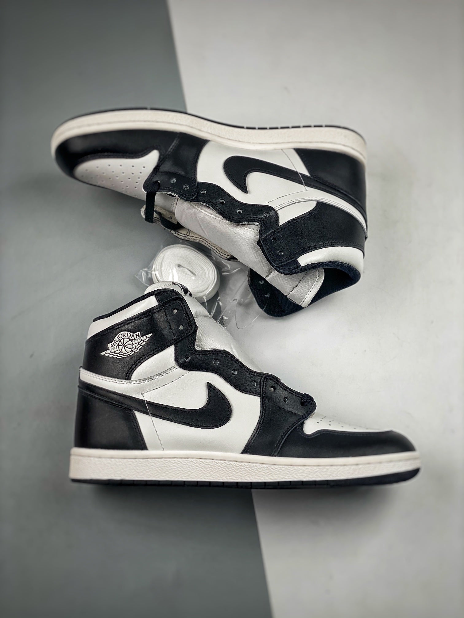 Nike Air Jordan 1 Retro High OG White Black