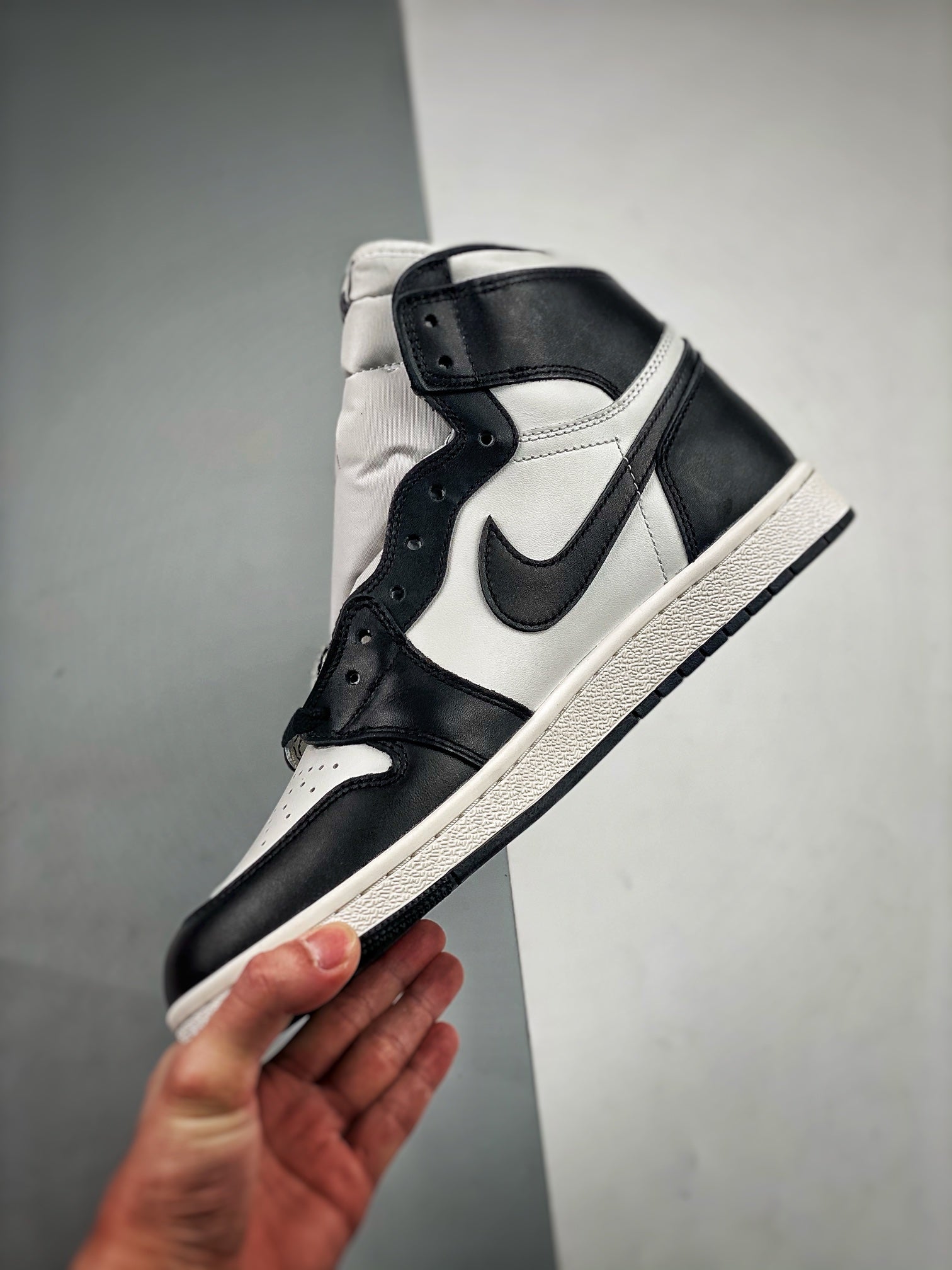 Nike Air Jordan 1 Retro High OG White Black