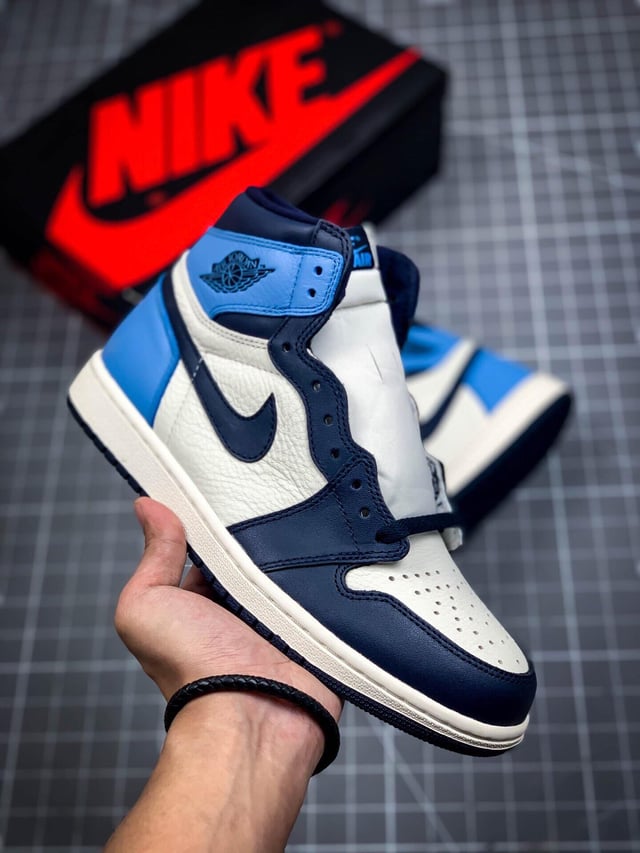 Nike Air Jordan 1 Retro High Obsidian University Blue