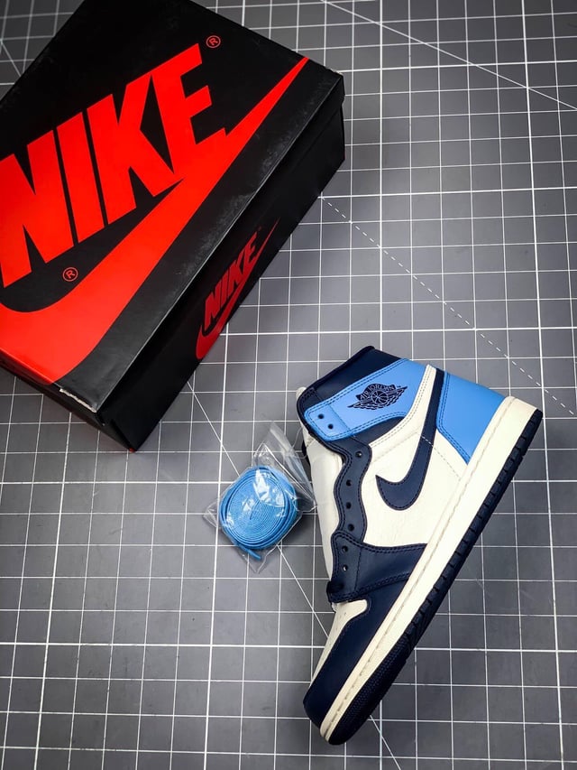 Nike Air Jordan 1 Retro High Obsidian University Blue