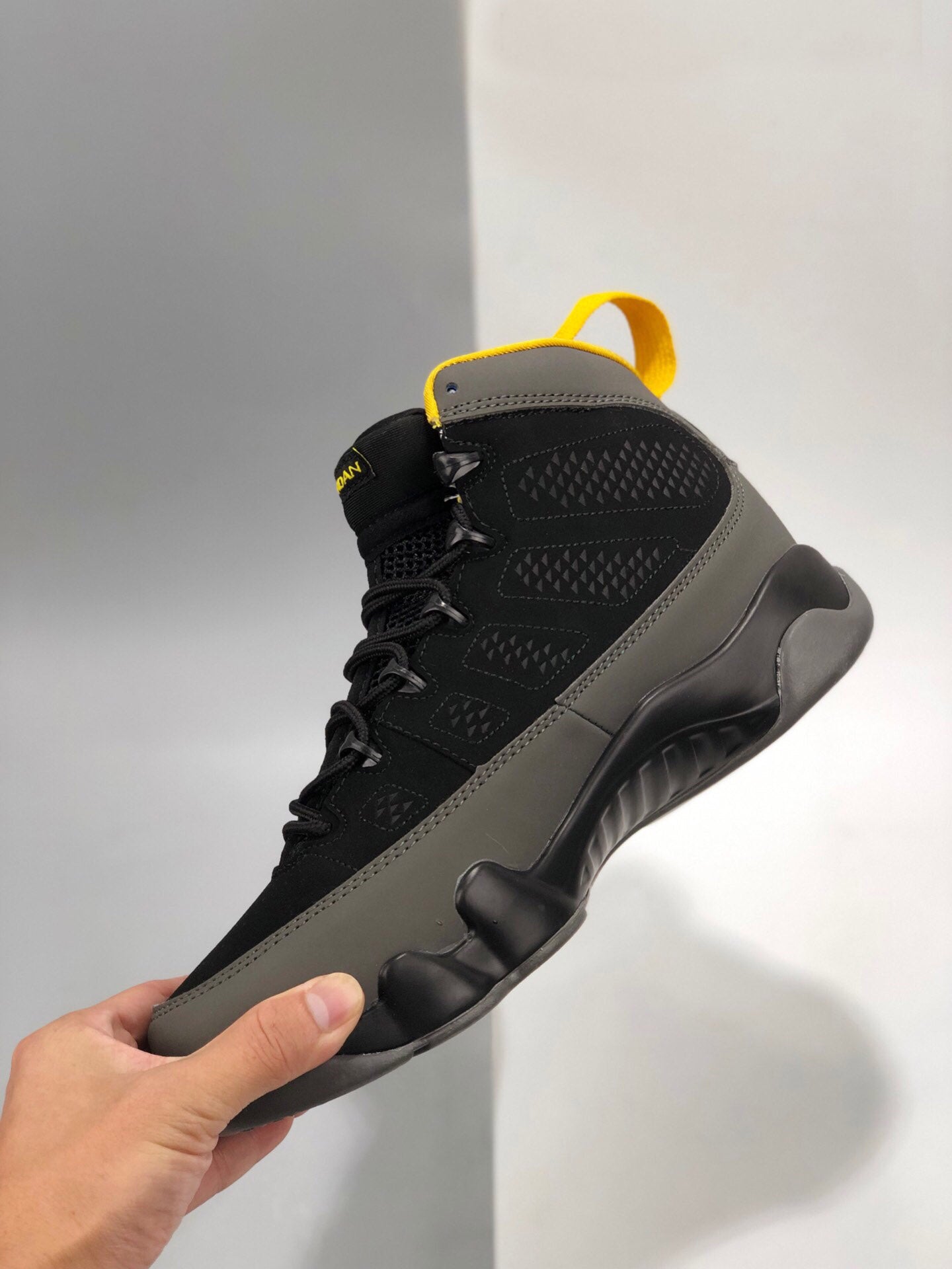 Nike Air Jordan 9 University Gold